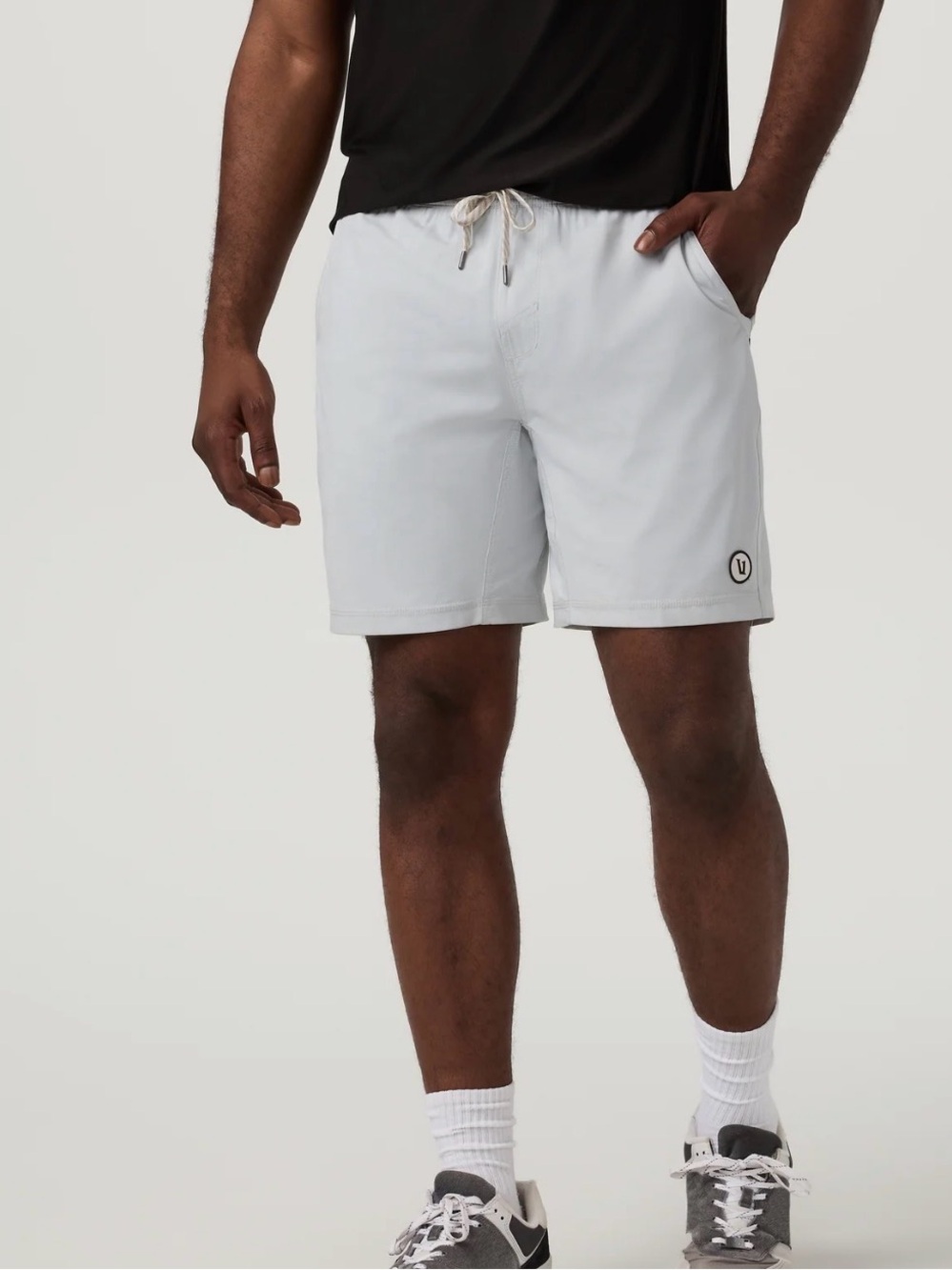 Vuori Men’s Kore Short Lined 7” Light Gray with White Drawstring XXL Gym Workout